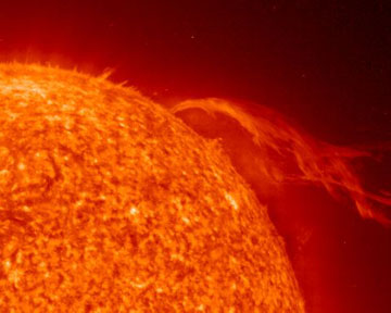 Вчені пояснили, чому атмосфера Сонця більш гаряча ніж поверхня